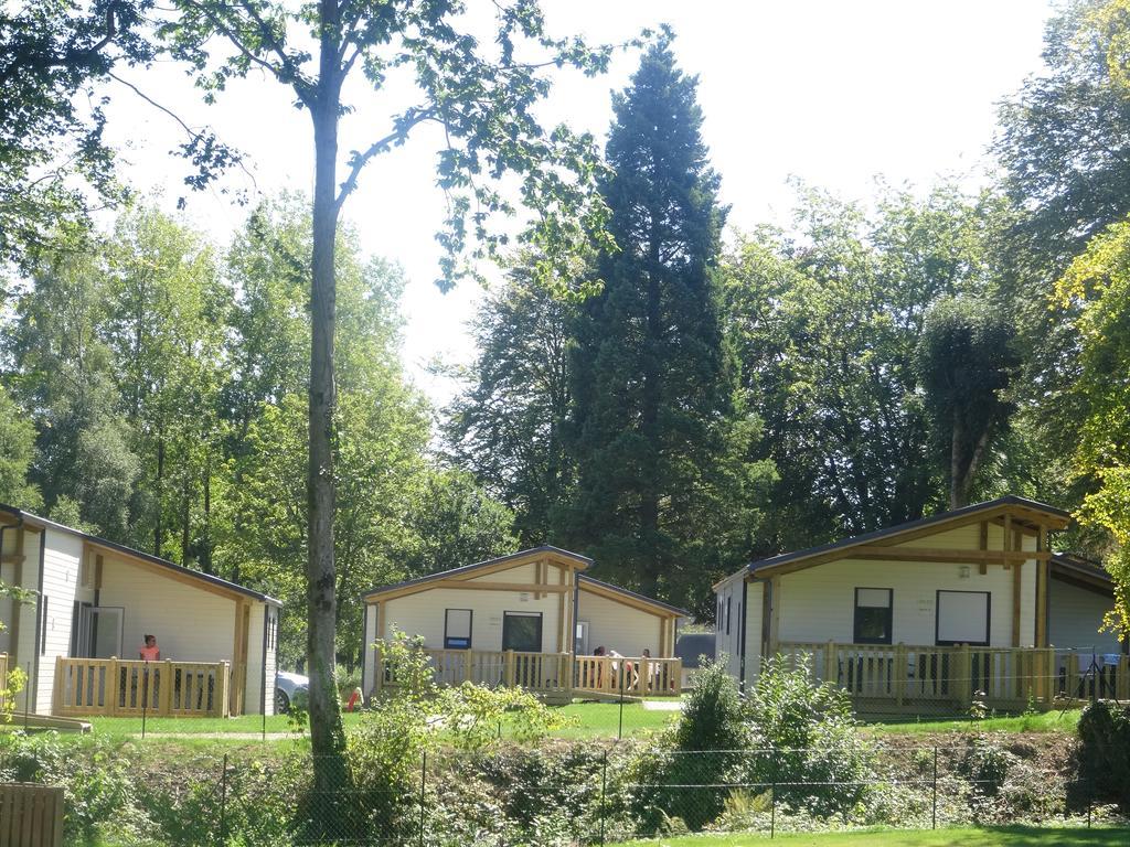 Camping Le Val De Landrouet Hotel Merdrignac Exterior photo